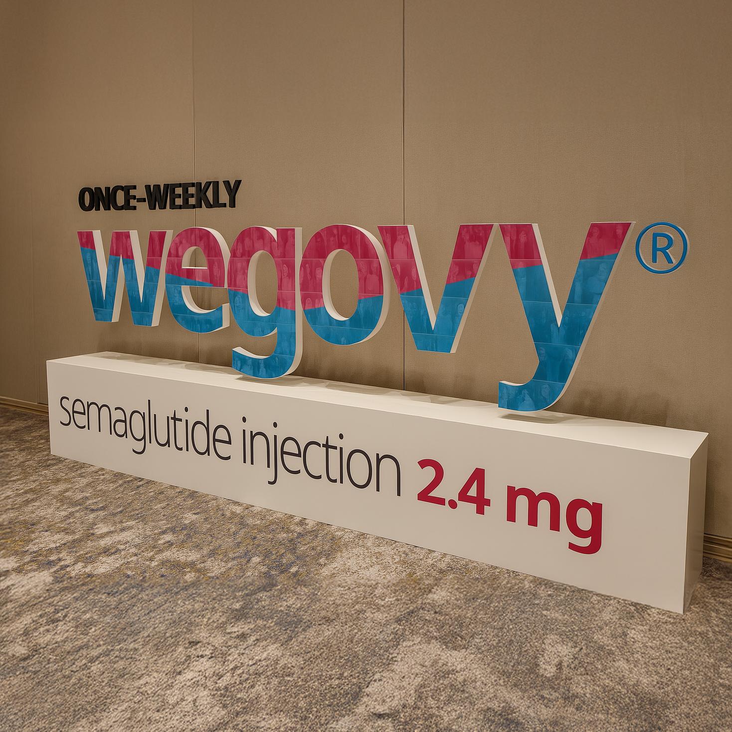 3D selfie sculpture mosaic display at a corporate event in Dubai with guest photos forming a 360-degree interactive art installation